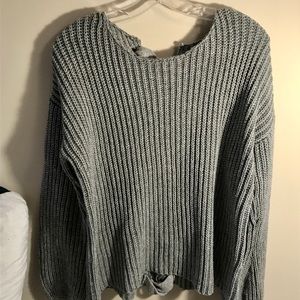 Women’s Tobi grey sweater, size M